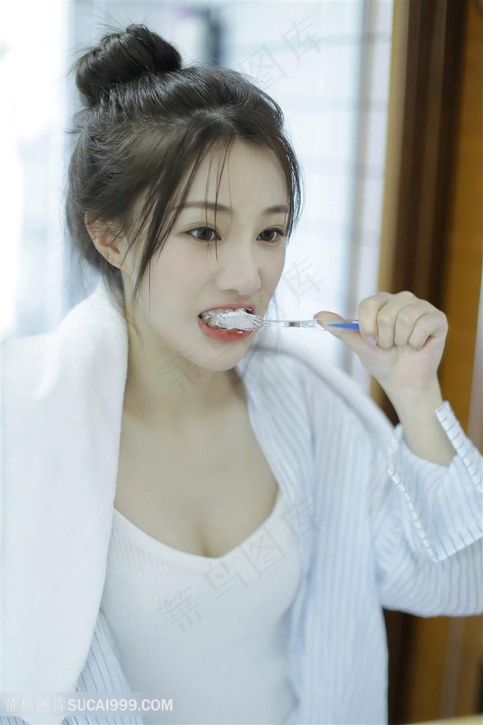 又圆又大的奶越摸越大